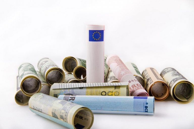 Marea majoritate a românilor susțin libera circulație în UE
