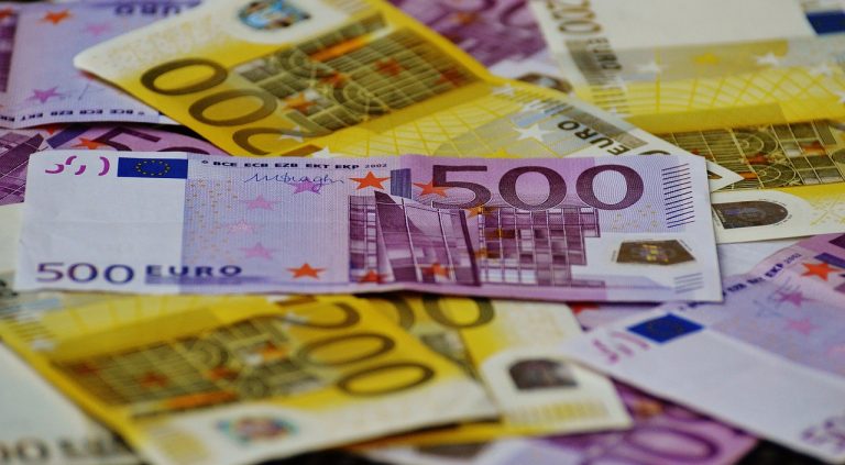 Guvernul intenționează să împrumute 200 de milioane de euro de pe piața romanească