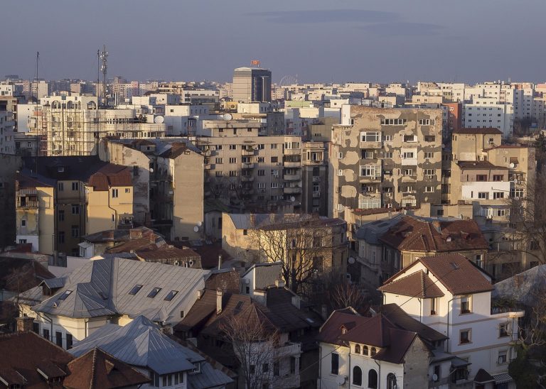 Un apartament de 50 metri pătrați din Capitală a ajuns să coste cât 114 salarii medii pe economie