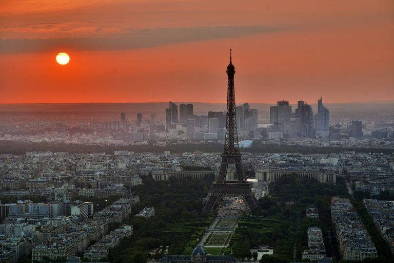 Islamul radical poate influența decisiv alegerile prezidențiale din Franța