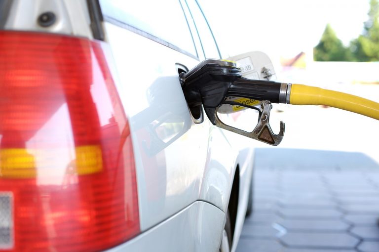 Benzina a revenit la prețul de dinaintea stării de urgență