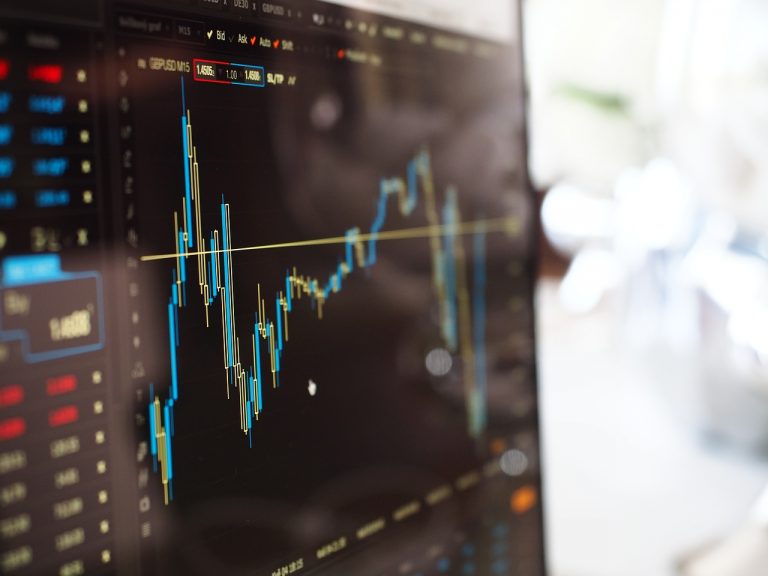 EY: Listările publice globale în T1 2025 – între provocări și incertitudini