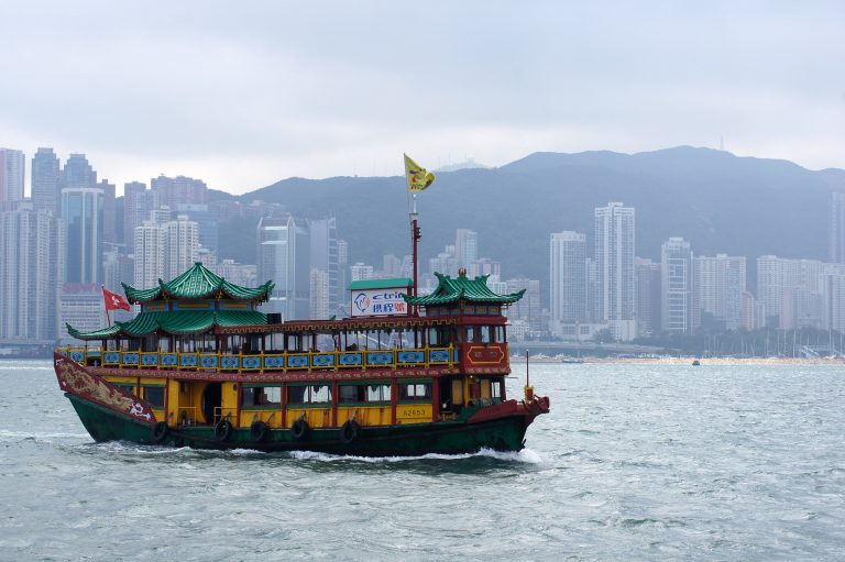 Retrogradarea ratingului de țară poate scufunda China într-o mare de datorii