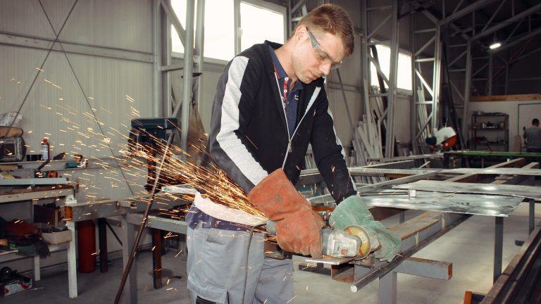 Afacerile din industrie au crescut cu 11% în trimestrul I din 2017, față de aceeași perioadă din 2016
