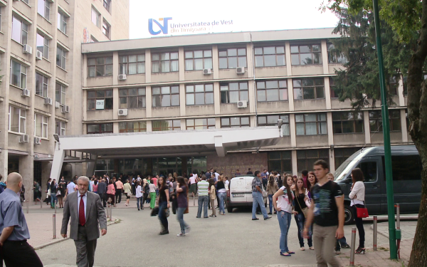 Bursă de 800 lei pentru olimpicii care se înscriu la Universitatea de Vest din Timişoara