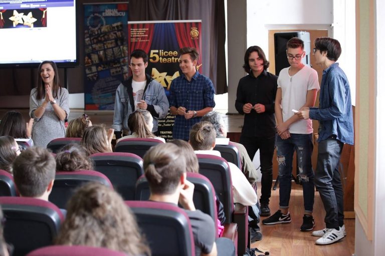 ECDL România – educaţie prin teatru şi tehnologia informaţiei