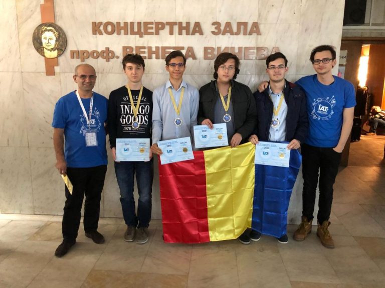 Şapte medalii la Turneul Internaţional de Informatică Shumen