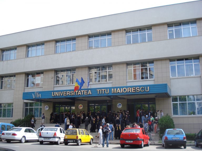Naționali, cu fața spre universalitate