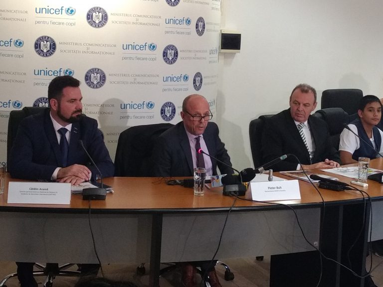 Raport UNICEF despre internet