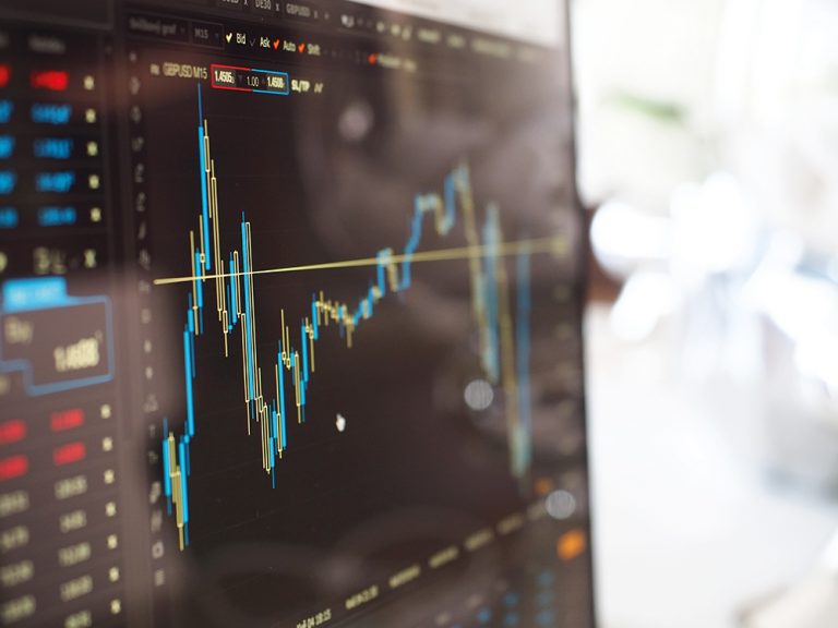 Evoluțiile economice peste așteptări lovesc bursa americană. Serios?