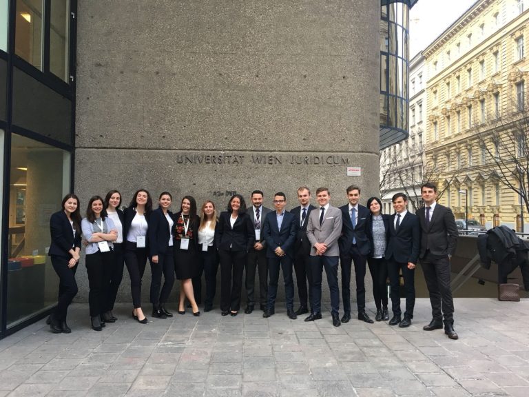 Universitatea din București, premiată la cel mai prestigios concurs de drept privat din lume