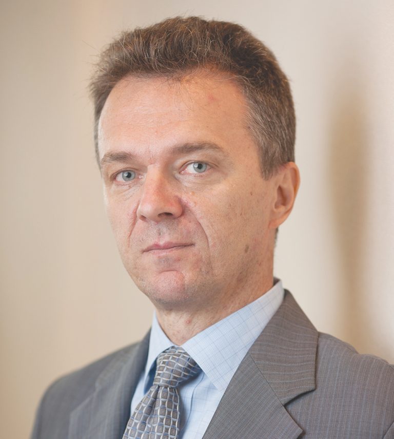 În România există două state paralele