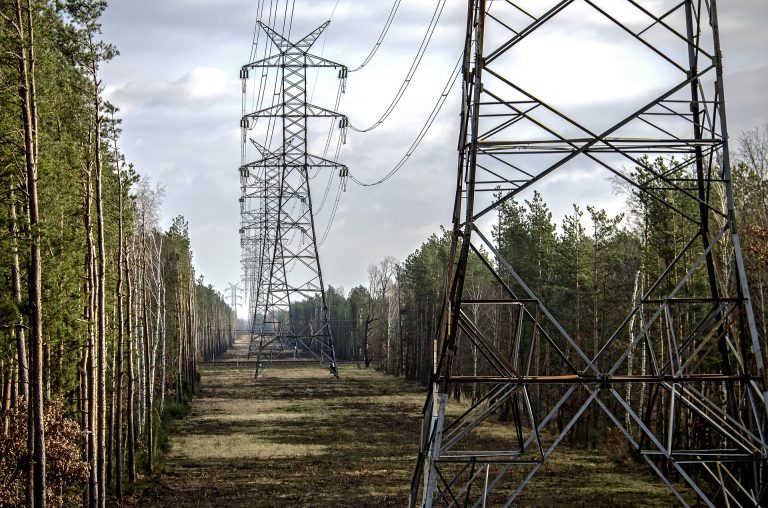 Energia electrică tranzacționată pentru consumul acestui an este cu 14% mai scumpă decât anul trecut