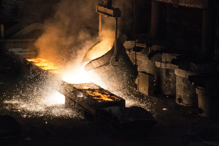 Cărbunele și oțelul ne-au unit; Acum aluminiul și oțelul riscă declanșarea unui război comercial global