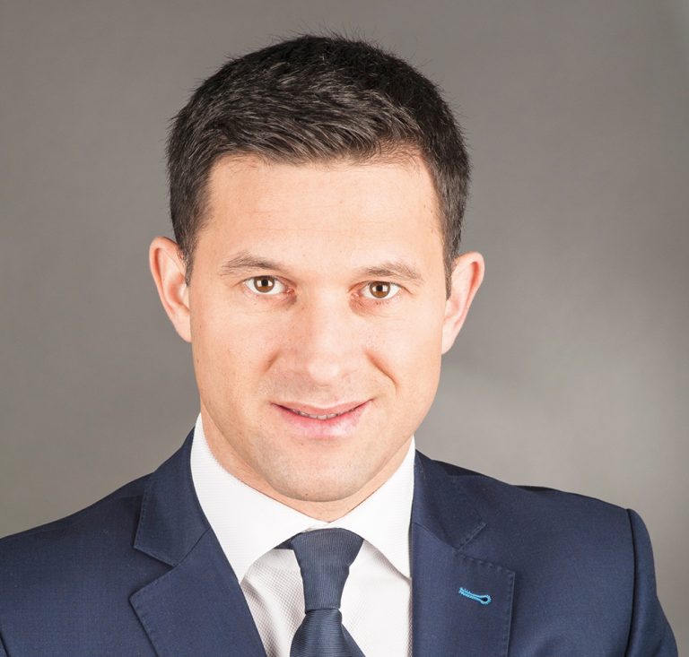 Acces la fonduri europene – totul şi ceva pe deasupra