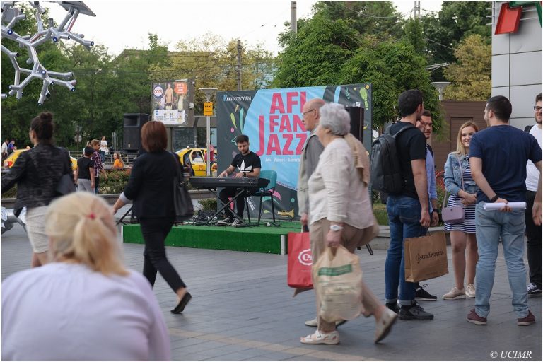 Comerţ şi distracţie de vară la AFI Cotroceni