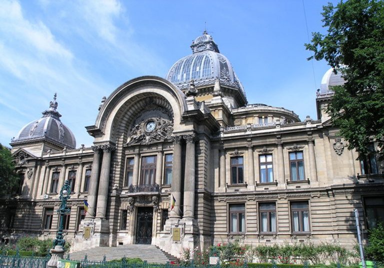 Refinanțări la creditele de nevoi personale pentru salariații din spitalele care luptă împotriva COVID-19 cu o dobândă anuală de 5,5%