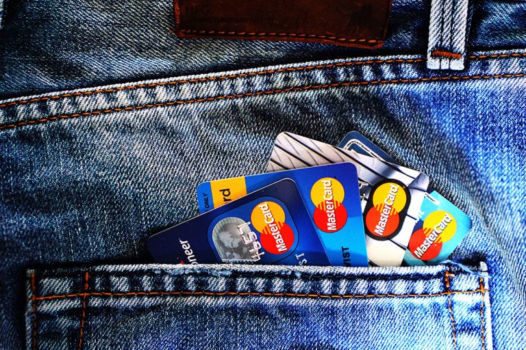 Mastercard facilitează în România creșterea limitei pentru plățile contactless fără PIN și inițiază majorarea permanentă la nivel european