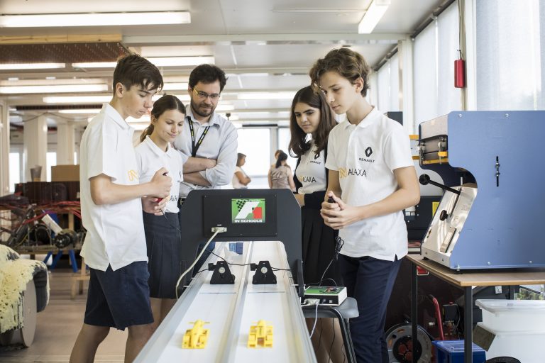 România la finala F1 in schools, cu susţinerea Renault