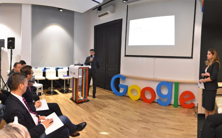 Cursuri gratuite de programare şi incubatoare de afaceri pentru studenţi