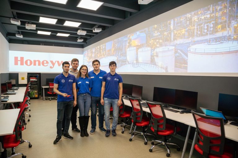 Laborator cu tehnologii Honeywell la Politehnica București