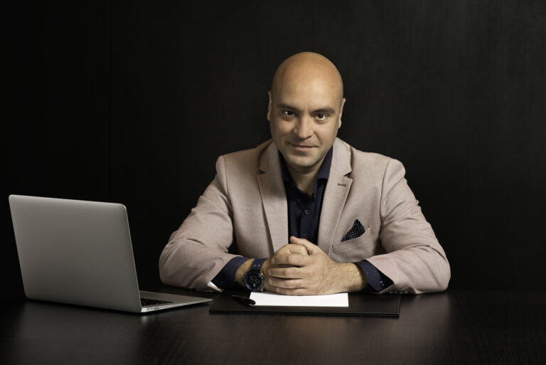 Companie de brokeraj bancar: peste 83% din brokerii francizați ai AVBS Credit provin din bănci