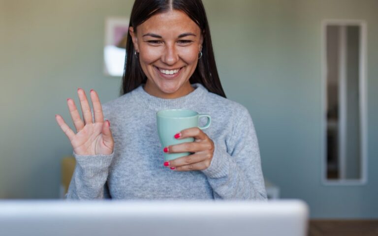 STUDIU Accenture: Companiile cu angajați care folosesc cu ușurință tehnologiile digitale obțin venituri mai mari și conduc topurile privind satisfacția clienților