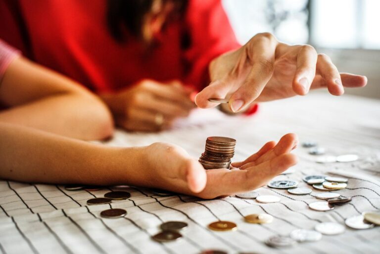 ASF și ISF oferă premii pentru profesori autori de proiecte de educație financiară