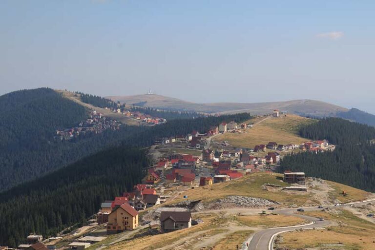 Cheltuielile pentru turismul de agrement vor crește de trei ori până la 15 trilioane de dolari până în 2040, impulsionate de excursii interne și piețele emergente
