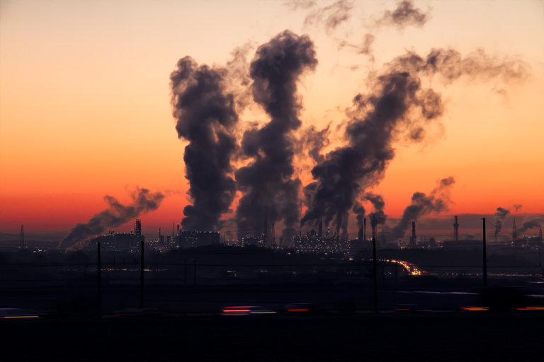 PwC Net Zero Economy Index:  Rata de reducere a emisiilor de carbon la nivel global a ajuns la 2,5% în 2020, încă departe de obiectivul Acordului de la Paris