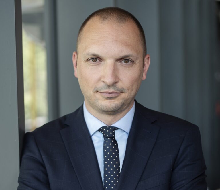 Reașezări pe piața asigurărilor