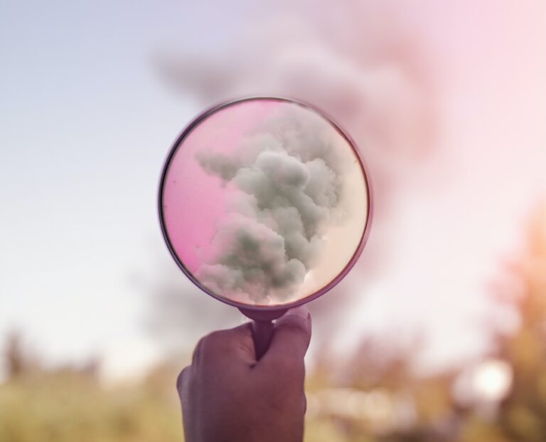 XTB: Circa 60% din prețurile la încălzire reprezintă costurile de achiziționare a certificatelor pentru emisii de CO2