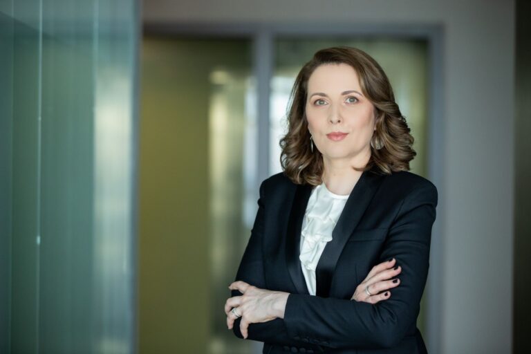Roxana Dudău devine partener asociat și lider al practicii de real estate a Radu și Asociații SPRL
