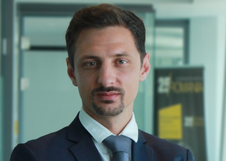 Studiu EY: Adoptarea telemuncii în pandemie evidențiază problemele legate de subfinanțarea zonei de apărare cibernetică