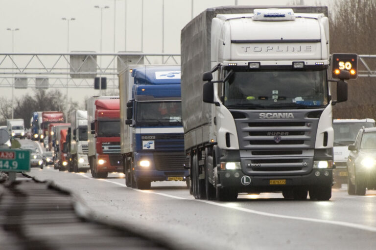 Transportatorii rutieri solicită o amnistie fiscală privind diurna