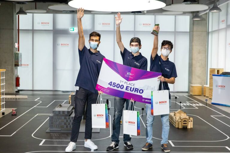 Competiție Bosch pentru studenți creatori de mașini cu conducere automată