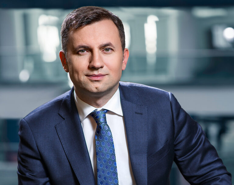 BCR Leasing IFN lansează un produs de leasing auto verde pentru antreprenori, destinat susținerii achiziției de autoturisme electrice și hibrid