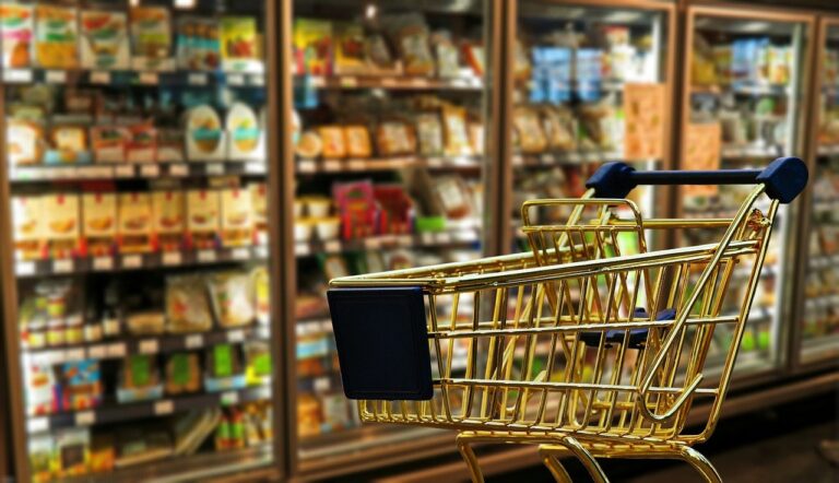Se adâncește criza de personal pentru retailerii alimentari.  Forța de muncă din afară nu mai reprezintă o soluție