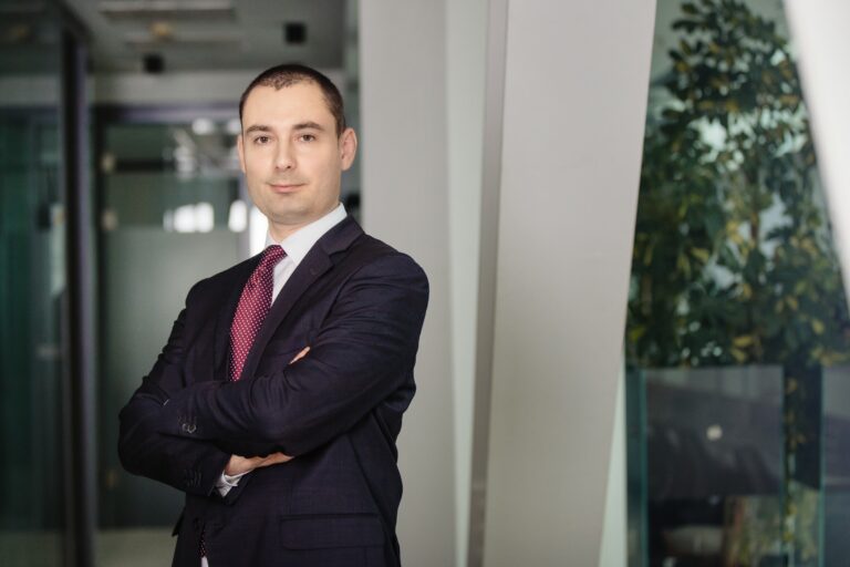 România ar putea recupera peste 60% din pierderea de PIB cauzată de pandemie și genera aproximativ 1000 de locuri de muncă la 1 milion de locuitori, prin proiecte de investiții în energie regenerabilă