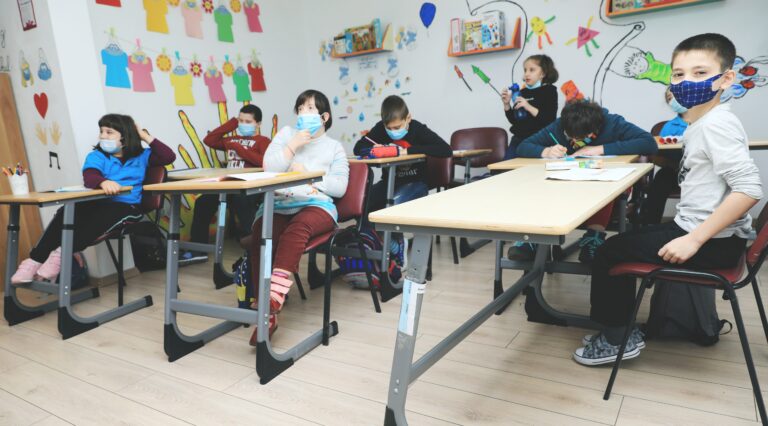 Transavia, sprijin pentru proiectul educațional al Asociației Conil