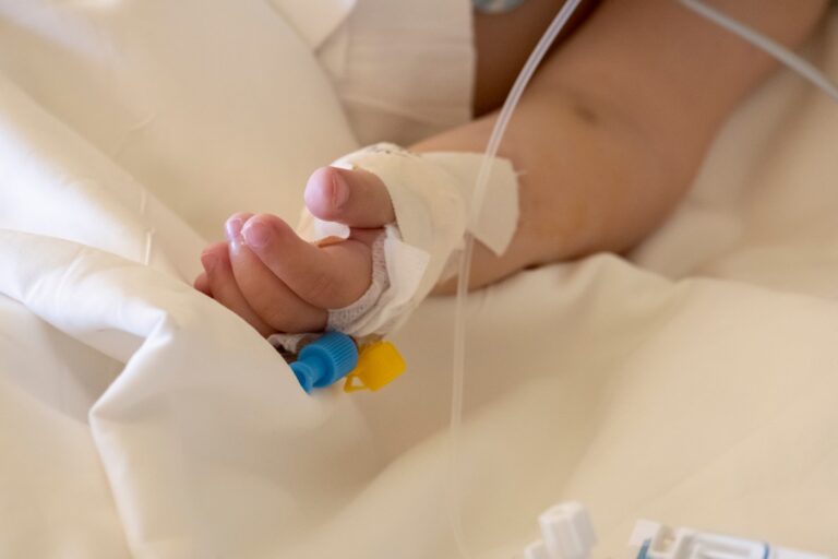Electroargeș continuă proiectul pentru salvarea copiilor cu malformații cardiace grave