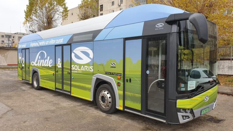 Un autobuz cu hidrogen marca Solaris va circula până pe 2 decembrie în Capitală
