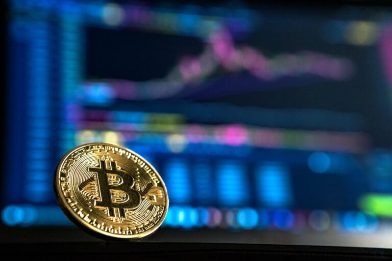 Pozițiile Bitcoin și DeFi, creștere spectaculoasă în preferințele investitorilor pe platforma eToro în 2021