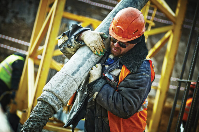 Producătorii europeni se așteaptă  la creșteri de preț de două cifre pentru materiile prime din construcții până la finalul lui 2021