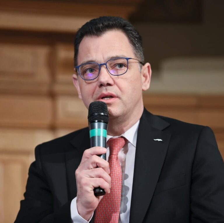 Ştefan-Radu OPREA: Întreprinderile mici și mijlocii din România, în marea lor majoritate, nu sunt pregătite pentru a fi mai verzi; România şi-ar putea folosi cu inteligenţă resursele în avantajul său – video