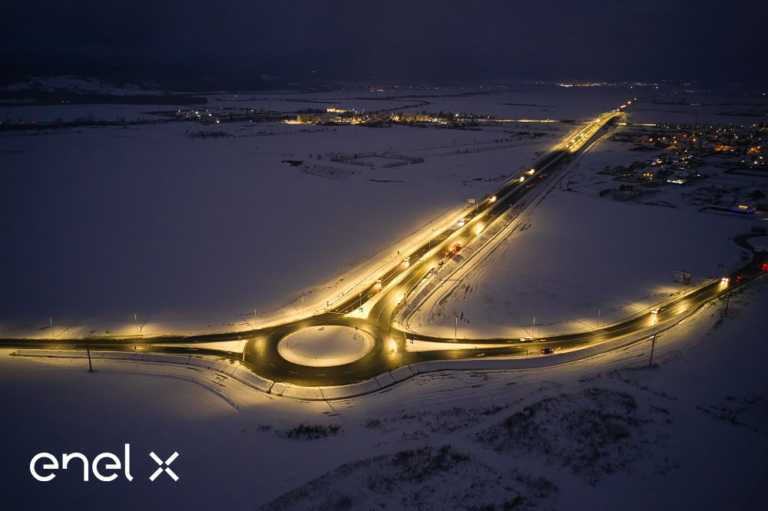 ENEL X România asigură soluții de iluminat public eficient energetic pentru șapte localități din țară și pentru un sector al autostrăzii București – Brașov