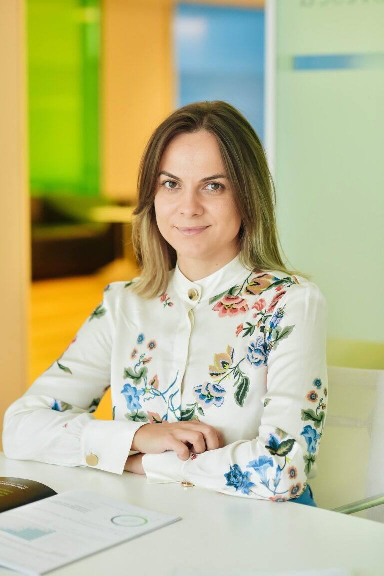 Studiu Deloitte: producătorii de bunuri de consum au ca obiectiv creșterea veniturilor în 2022. Inflația, sincopele din aprovizionare și forța de muncă, principalele provocări