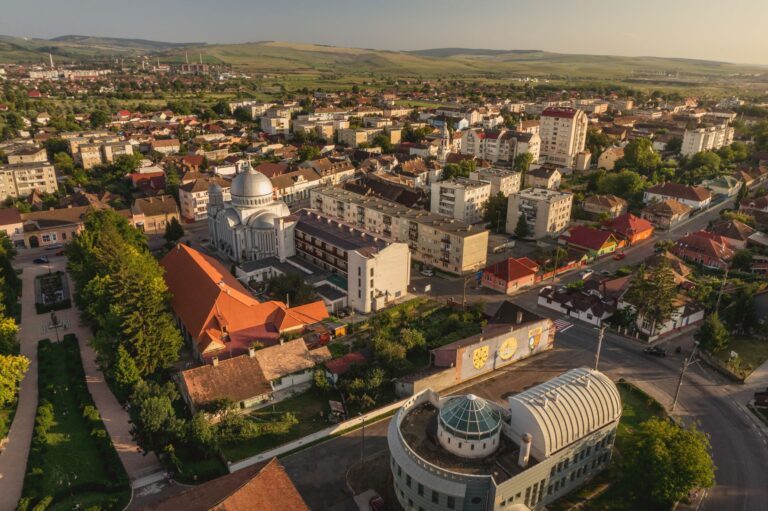 Knauf Insulation achiziționează fabrica de vată minerală de sticlă Gecsat