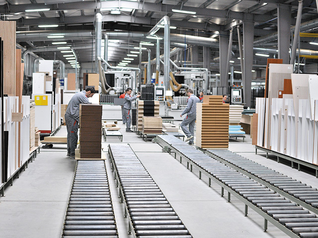 Închideri de capacități în industria lemnului și în industria mobilei