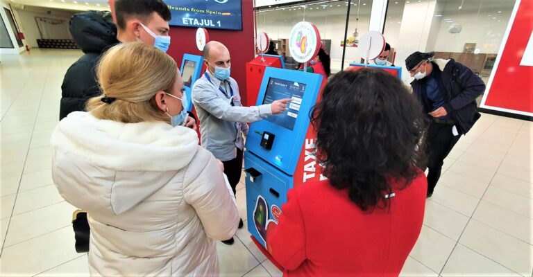 Taxe și impozite plătite fără aglomerație și fără stat la coadă